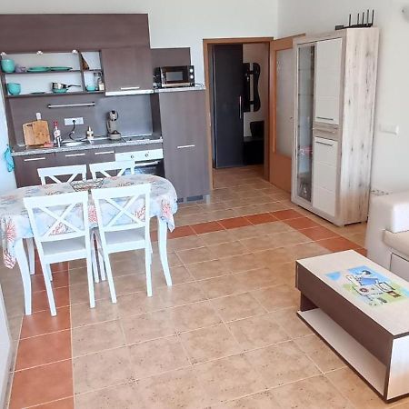 Cozy Apartment With Sea View And Free Parking 포마리 외부 사진