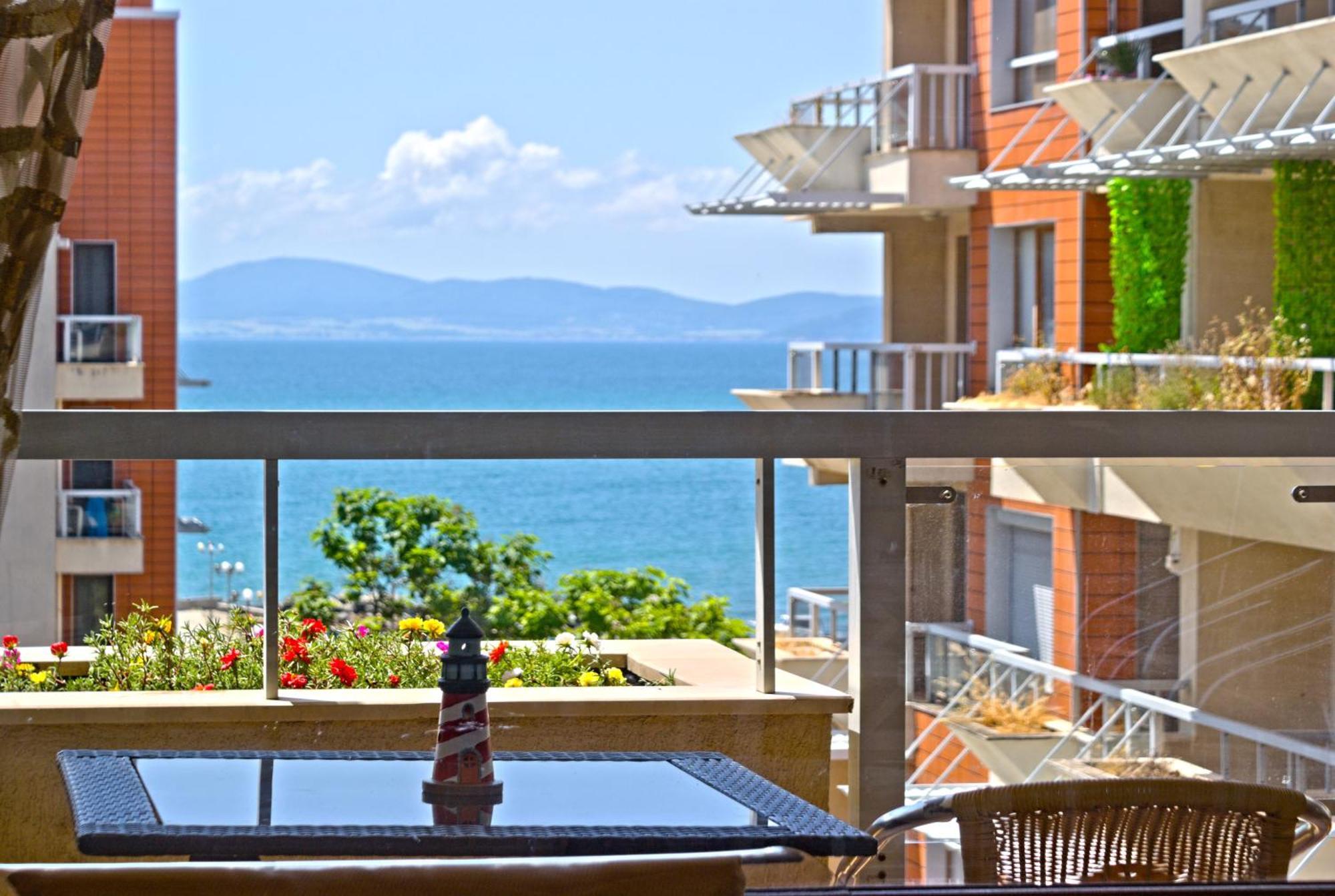 Cozy Apartment With Sea View And Free Parking 포마리 외부 사진